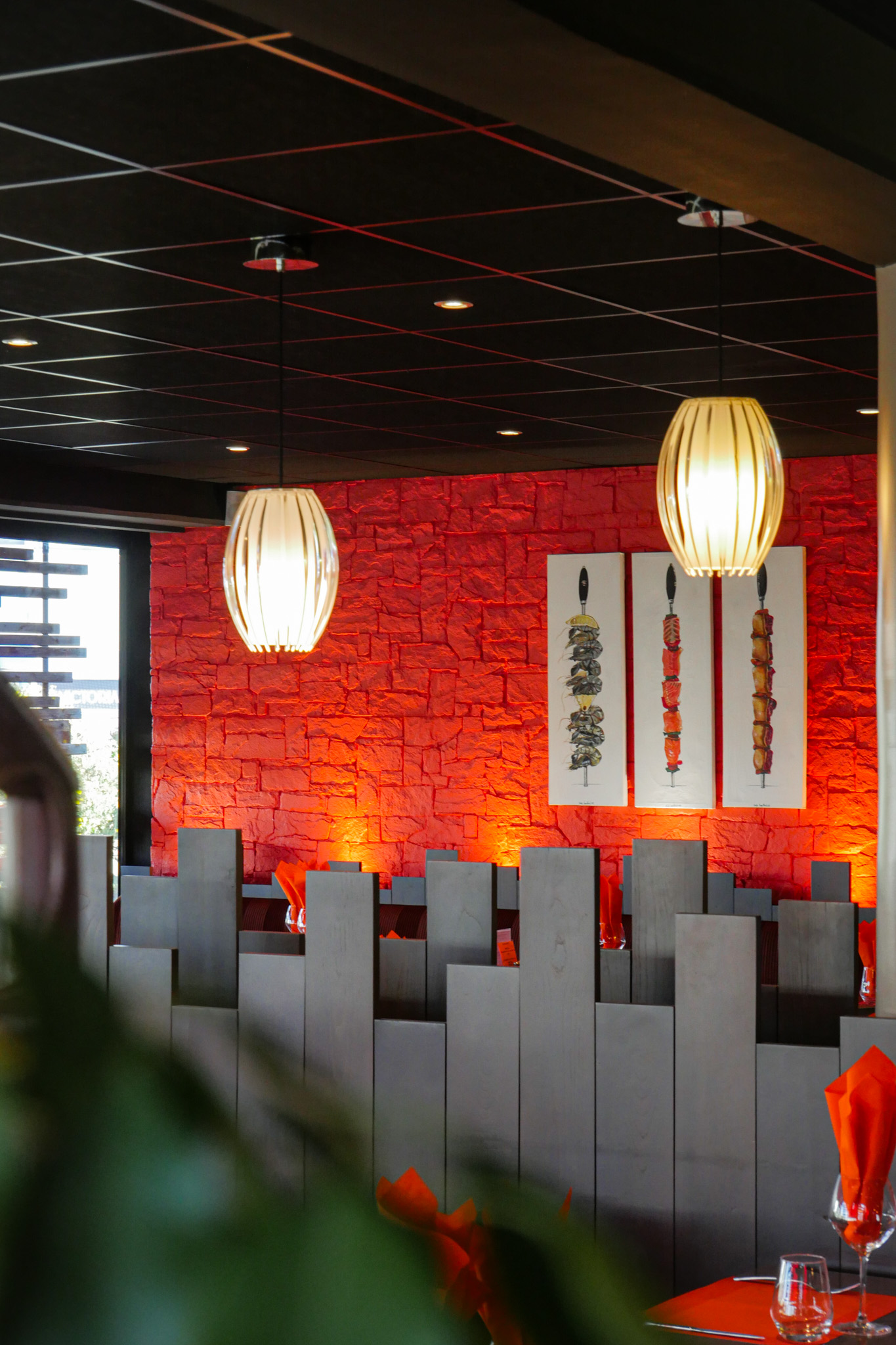 Détail mur de pierre & brochettes