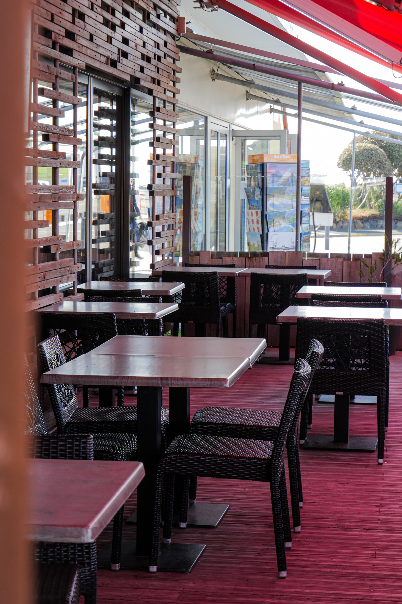 Terrasse face au port